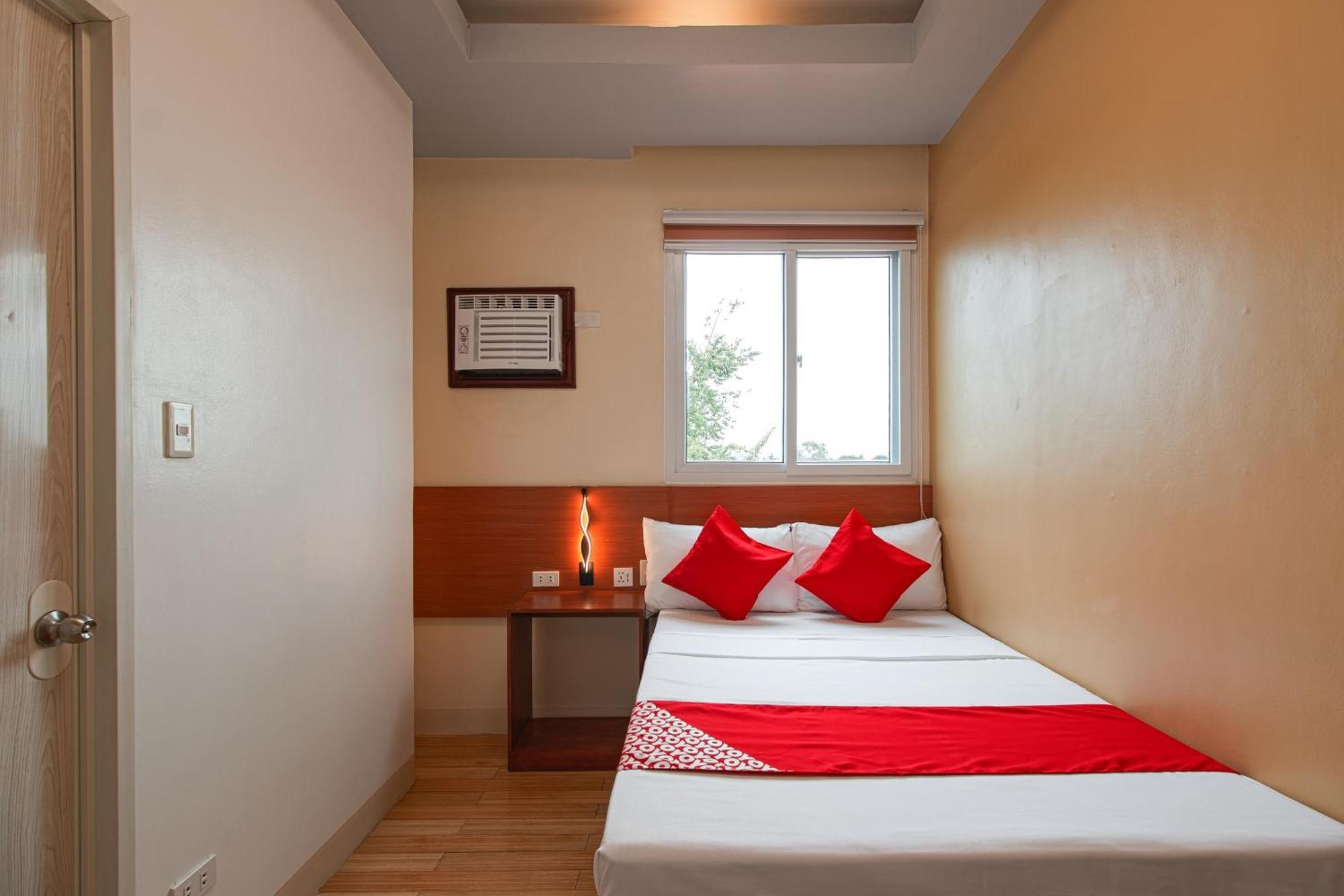 Oyo 685 K Fortune Apartelle Lapu-Lapu City Dış mekan fotoğraf