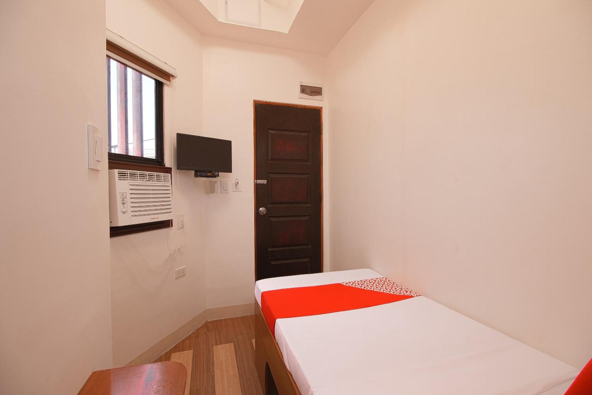 Oyo 685 K Fortune Apartelle Lapu-Lapu City Dış mekan fotoğraf