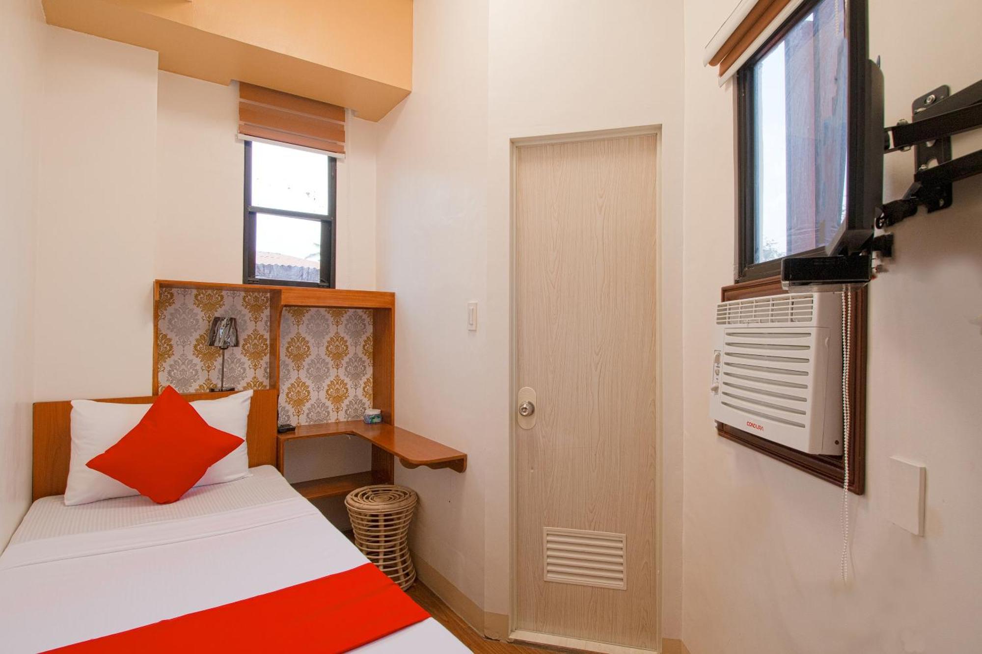 Oyo 685 K Fortune Apartelle Lapu-Lapu City Dış mekan fotoğraf