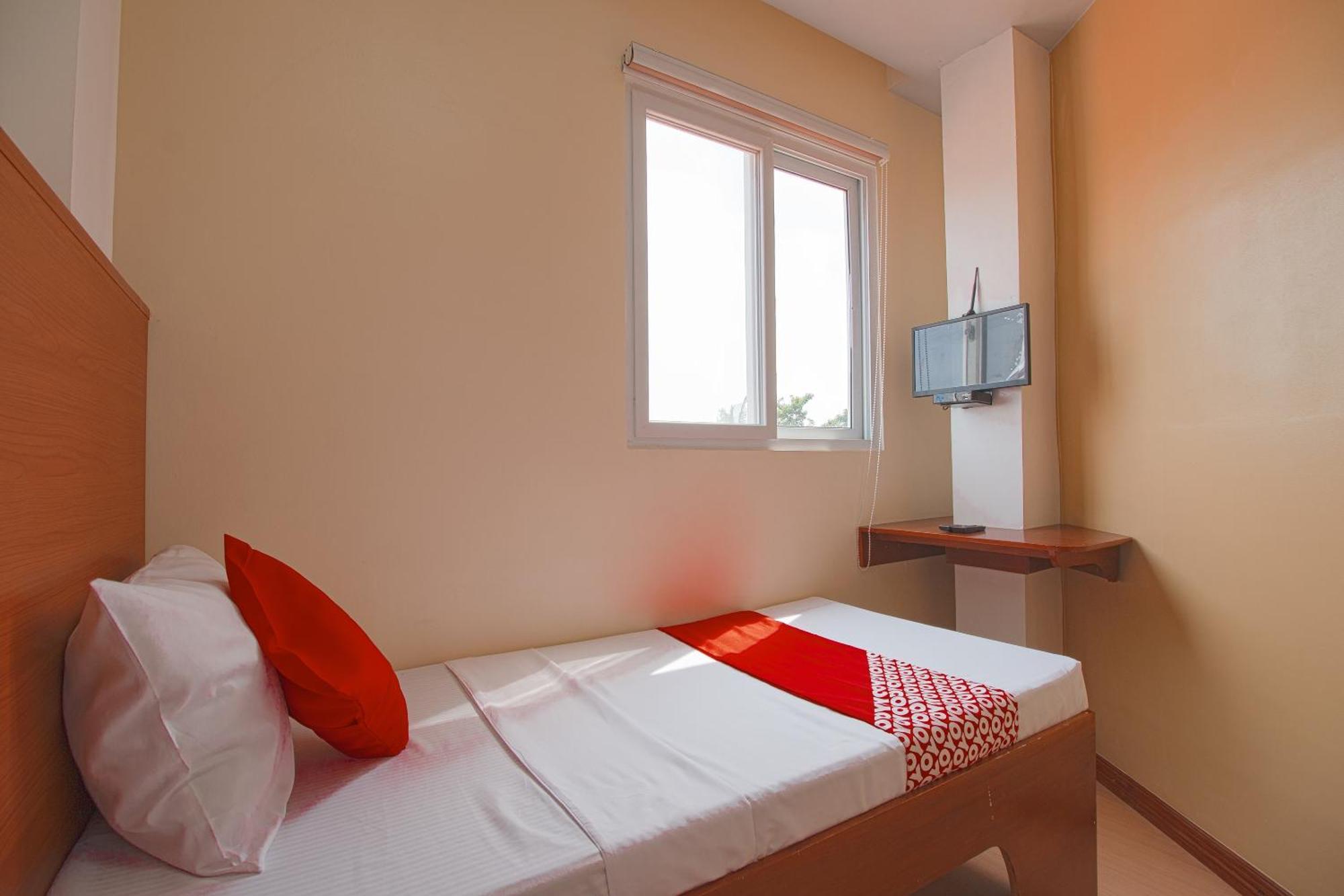 Oyo 685 K Fortune Apartelle Lapu-Lapu City Dış mekan fotoğraf